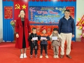 Chiều nay ngày 16/01/2023 Hội Khuyến Học Thị Trấn Việt Quang do đ/c Nguyễn Trung Thành Phó Chủ tịch UBND thị trấn Việt Quang, BĐD Cha mẹ học sinh, BGH trường mầm non Hoa Mai và trao tặng 30 suất quà cho các cháu học sinh nghèo, học sinh mồ côi cả cha lẫn mẹ tại nhà trường.