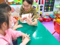 Trẻ sẽ bắt đầu hình thành, phát triển khả năng giao tiếp bằng Tiếng Anh theo nhu cầu và hiểu biết của trẻ. Góp phần cho quá trình phát triển toàn diện