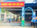 Sáng ngày 08/11/2024 Công đoàn MN Hoa Mai gắn biển Mô hình “Công sở Xanh - Sạch - Đẹp